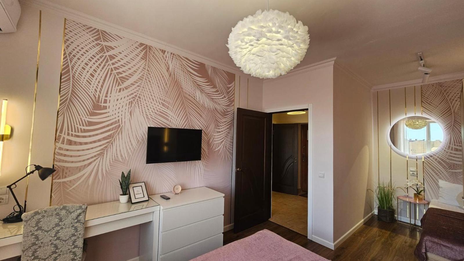 Soft Pink Apartment Mukacheve Exterior foto