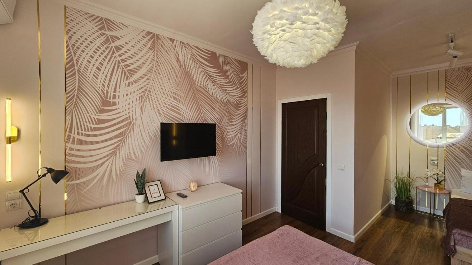 Soft Pink Apartment Mukacheve Exterior foto