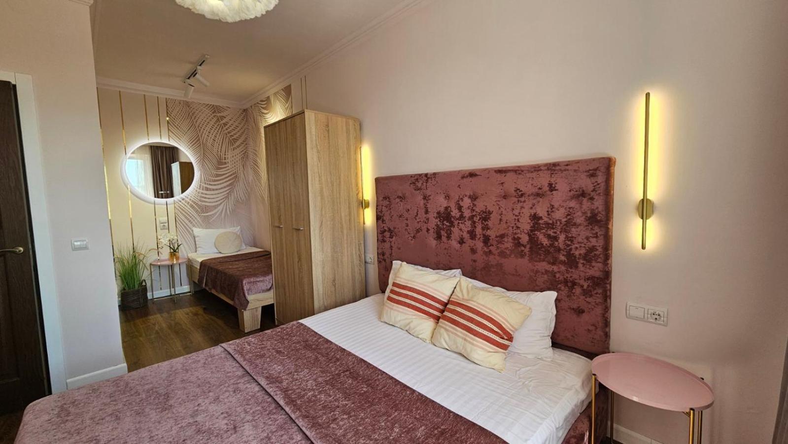 Soft Pink Apartment Mukacheve Exterior foto