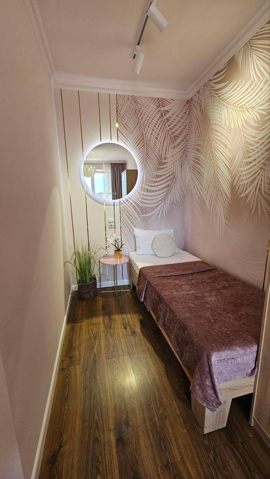 Soft Pink Apartment Mukacheve Exterior foto